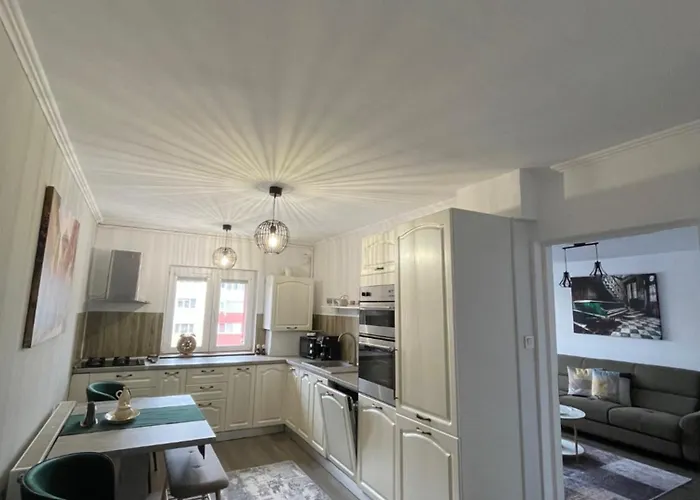 Luxury With Free Parking *