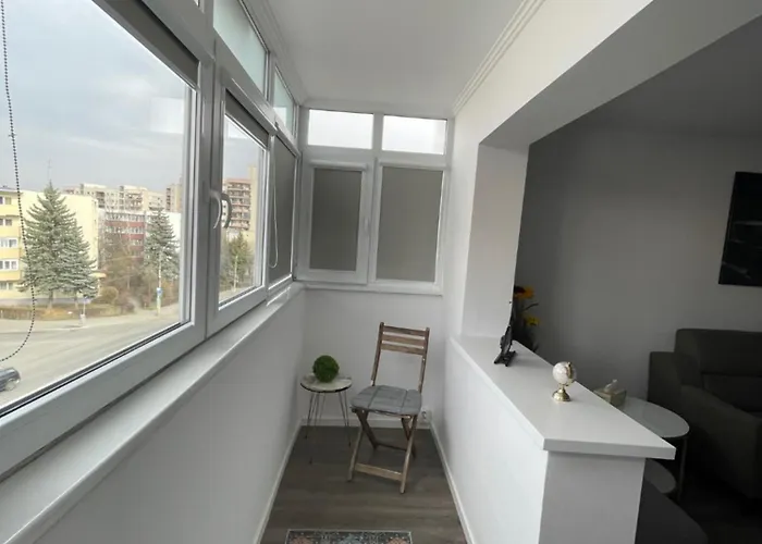 Luxury With Free Parking Apartment *